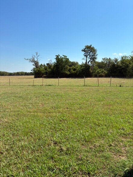 More Photos Of 19059 State Highway 274, Kemp Warehouse For Sale