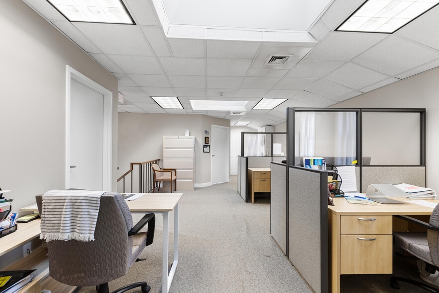 More Photos Of 271 Lincoln St, Lexington Office For Lease