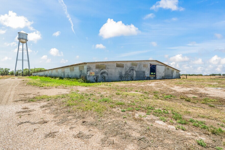 More Photos Of 901 Underwood Street, Littlefield Warehouse For Sale