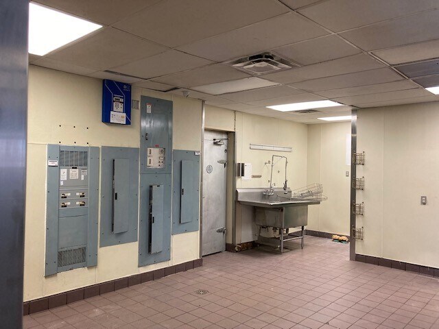 More Photos Of 1320 1st St, Kennett Fast Food For Lease