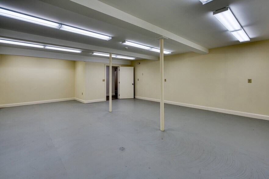 More Photos Of 14 Pine St, Stockbridge Schools For Sale