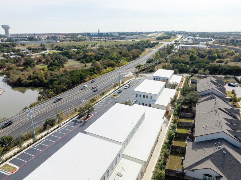 More Photos Of 1651 S Bell Blvd, Cedar Park Storefront Retail Office For Sale