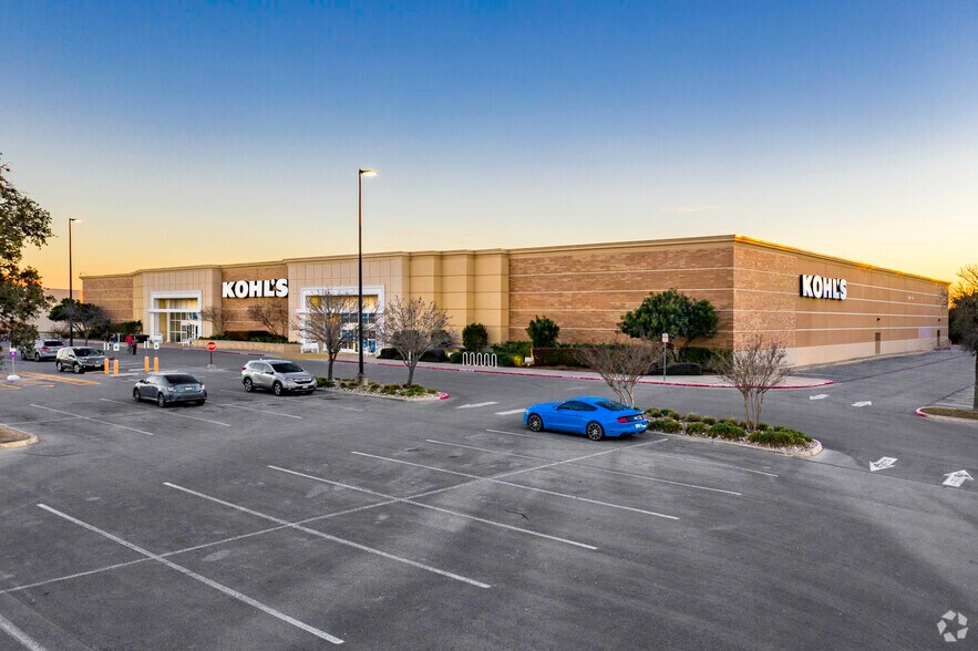 More Photos Of 11309-11323 Bandera Rd, San Antonio Unknown For Lease