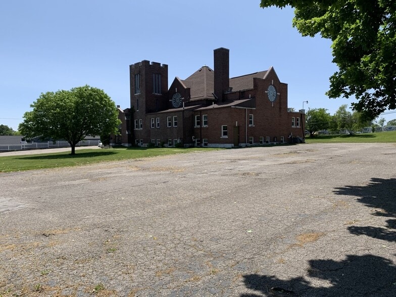 More Photos Of 4494 Morrish Rd, Swartz Creek Storefront Retail Office For Sale