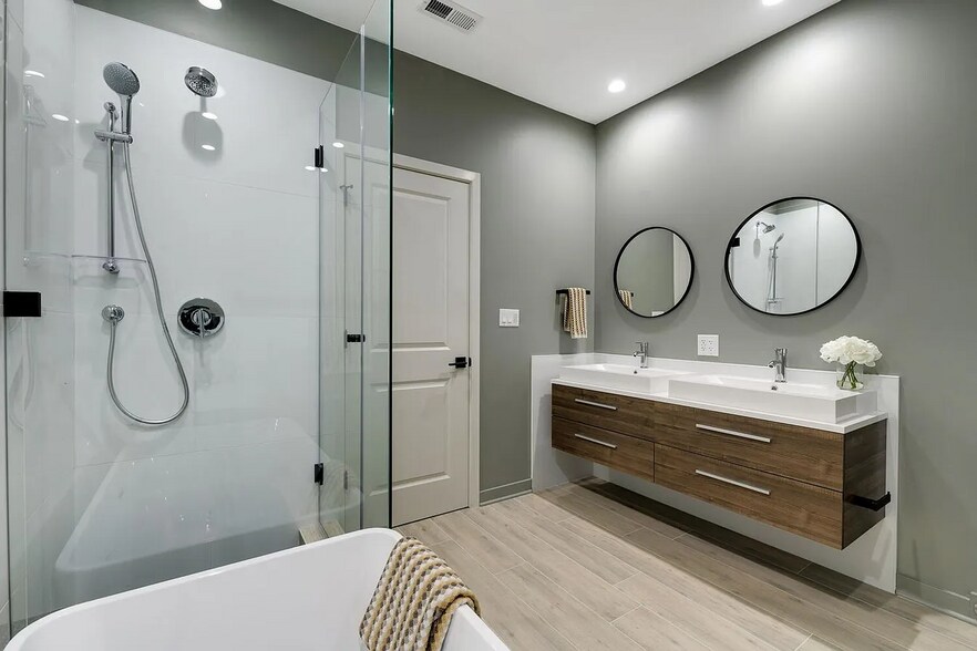 More Photos Of 6037 North Ave, Oak Park Multifamily For Sale