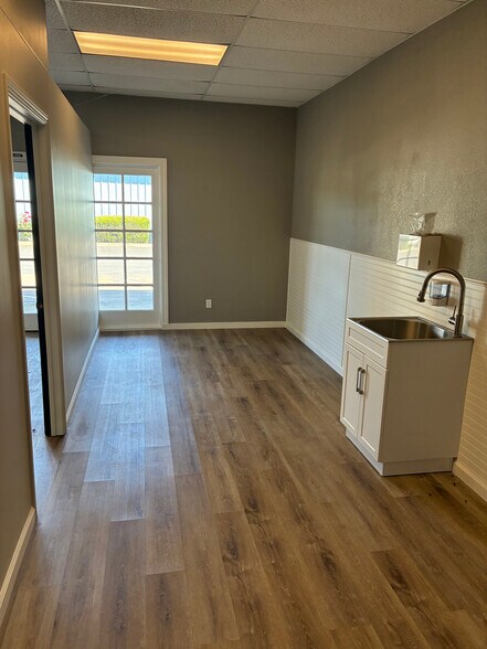 More Photos Of 18540 N Highway 88, Lockeford Unknown For Lease