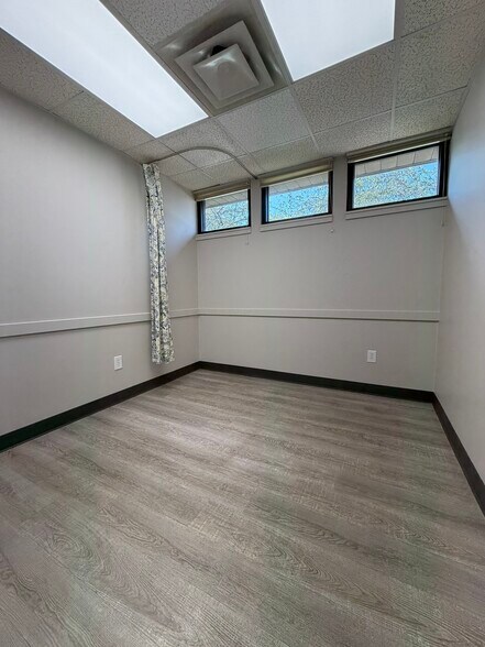 More Photos Of 1140 Independence Ave, Marion Medical For Lease