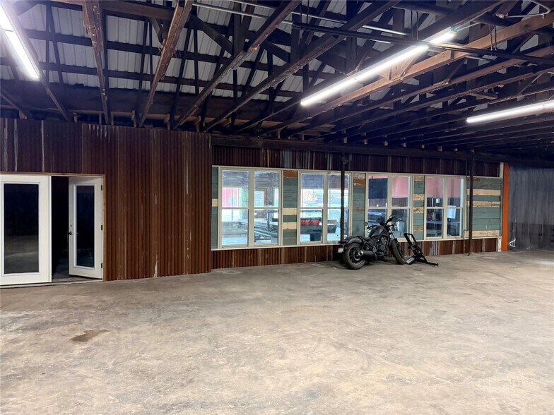 More Photos Of 1309 Conrad Hilton Blvd, Cisco Auto Repair For Sale