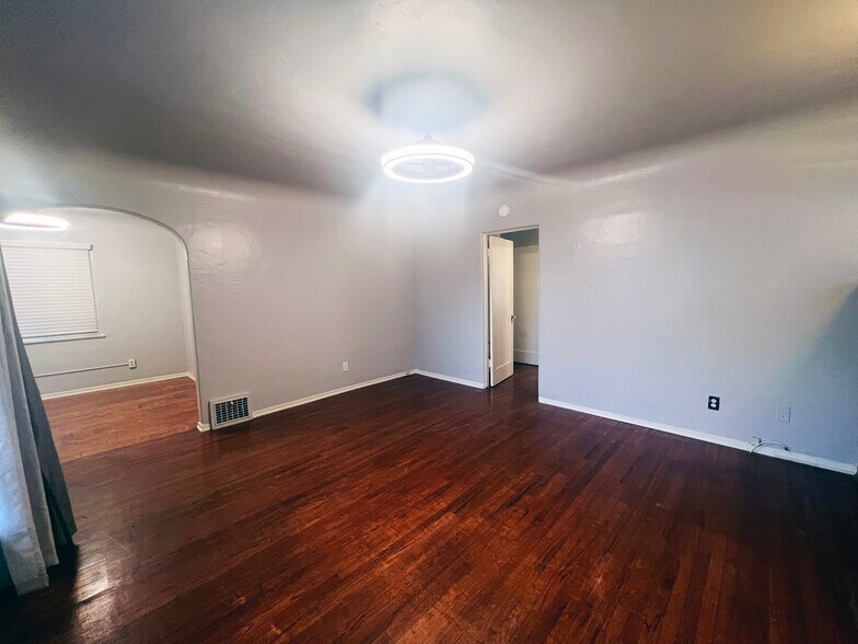 More Photos Of 2749 S Sepulveda Blvd, Los Angeles Multifamily For Sale