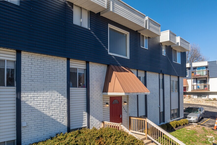 More Photos Of 12407 E 43rd St S, Independence Apartments For Sale