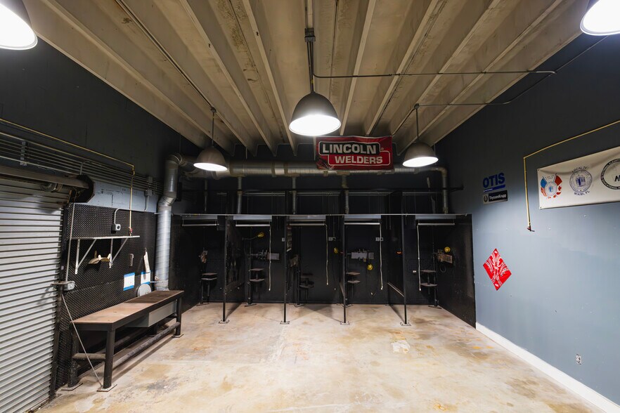 More Photos Of 3805 NW 35th Ave, Miami Warehouse For Sale