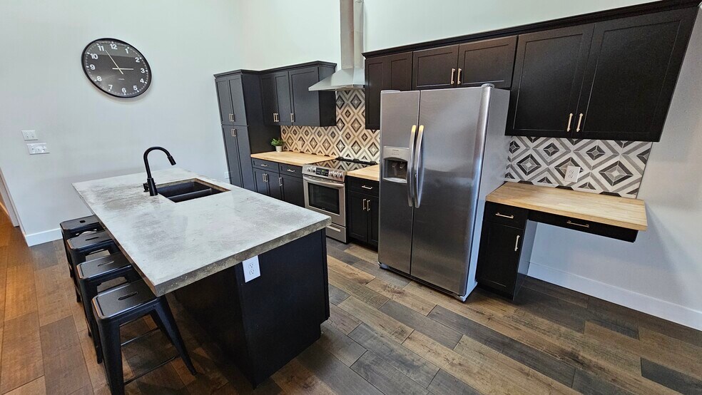 More Photos Of 22 S Main St, Miamisburg General Retail For Sale