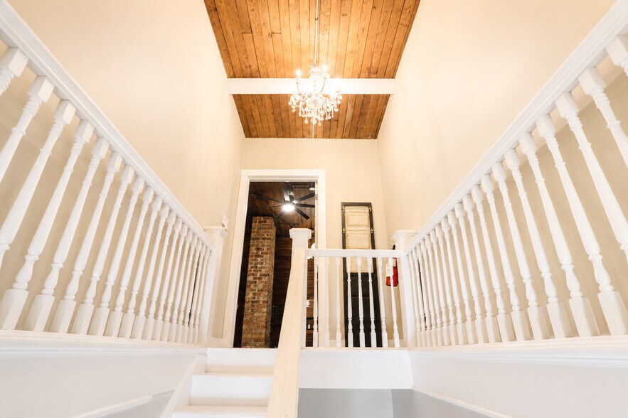 More Photos Of 700 W Garden St, Pensacola Freestanding For Lease