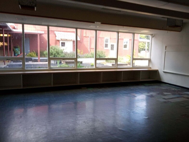 More Photos Of 80304 Old Lorane Hwy, Eugene Lodge Meeting Hall For Sale