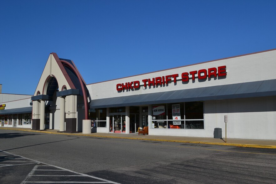 More Photos Of 2300-2332 W Mercury Blvd, Hampton Unknown For Lease