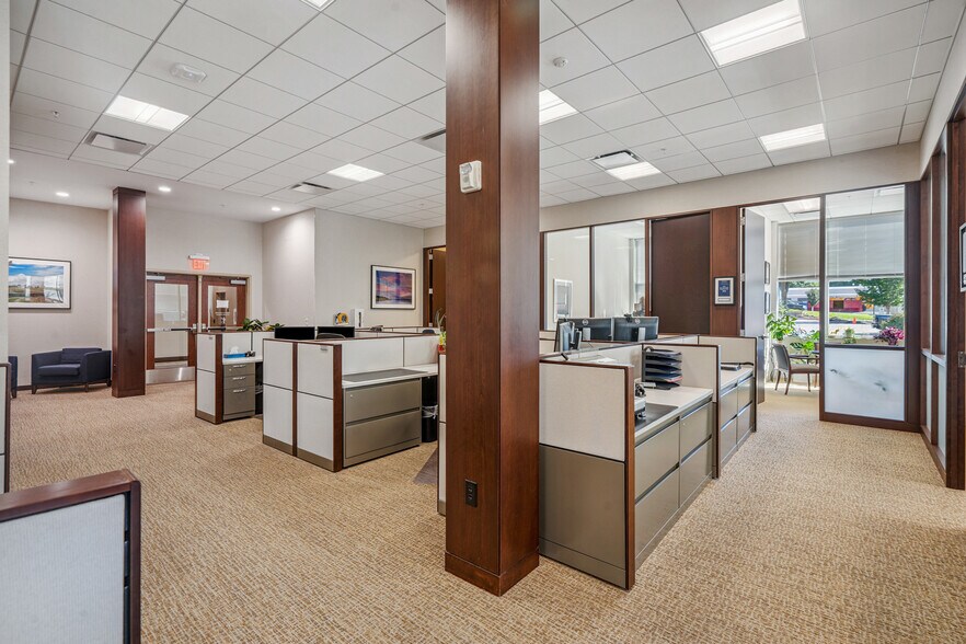 More Photos Of 600 3rd Ave SE, Cedar Rapids Office For Sale