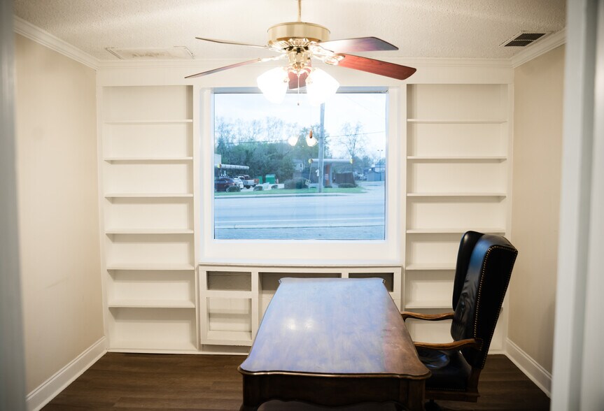 More Photos Of 130 E Dekalb St, Camden Auto Repair For Sale