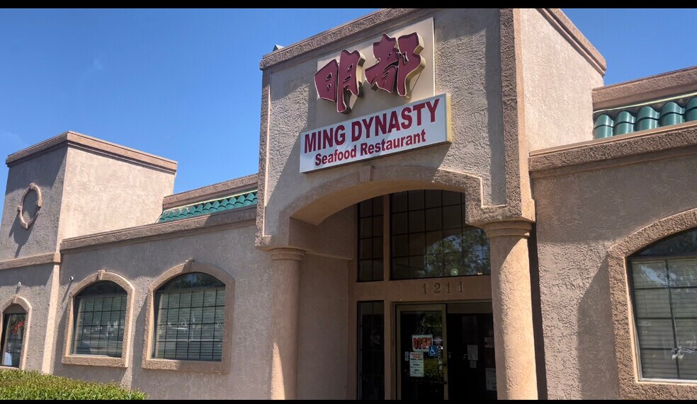 Primary Photo Of 1211 Broadway, Sacramento Restaurant For Sale