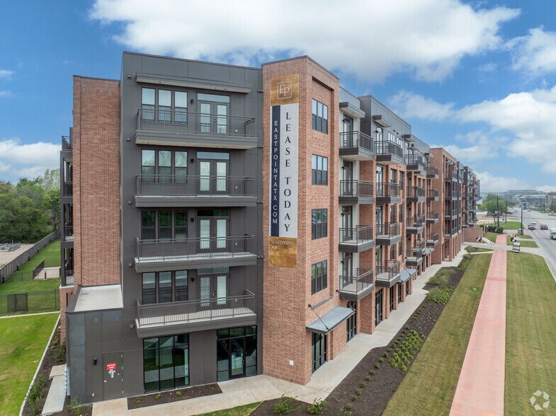 More Photos Of 760 Airport Blvd, Austin Apartments For Lease