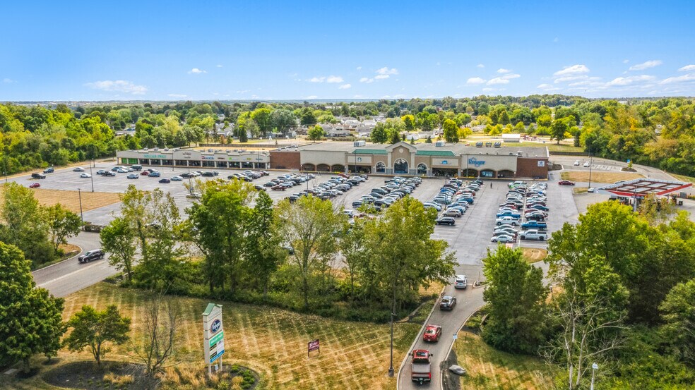 More Photos Of 780-798 Northwoods Blvd, Vandalia Freestanding For Sale