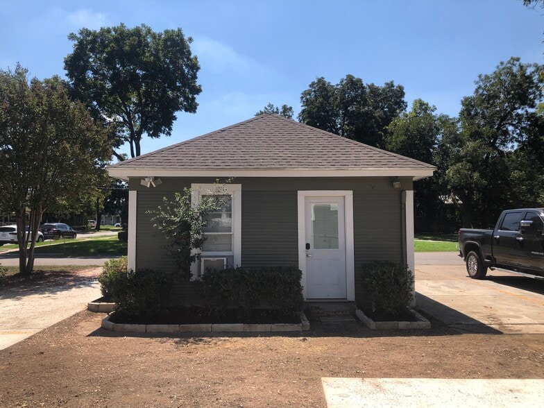 More Photos Of 1008 S Rock St, Georgetown Office Residential For Sale