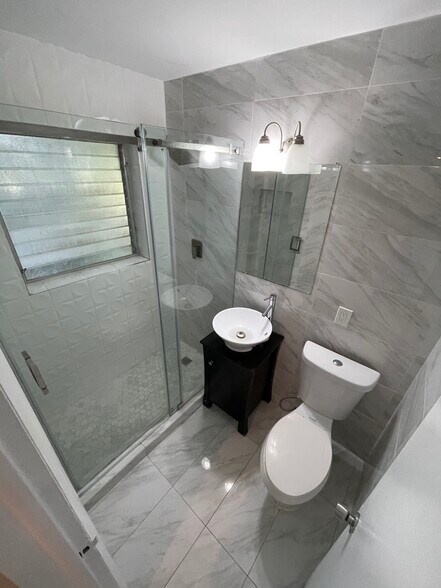 More Photos Of 1708 NE 20th Ave, Fort Lauderdale Apartments For Sale