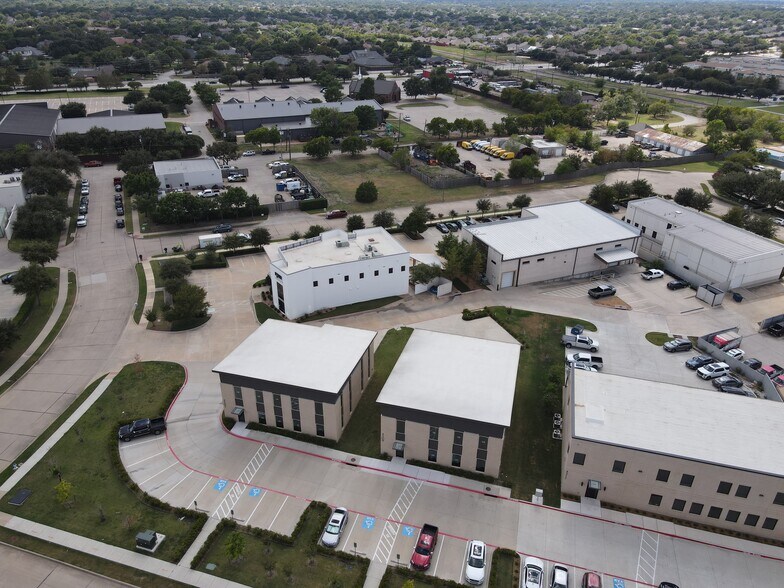 More Photos Of 4305 Marsh Ridge Rd, Carrollton Showroom For Sale