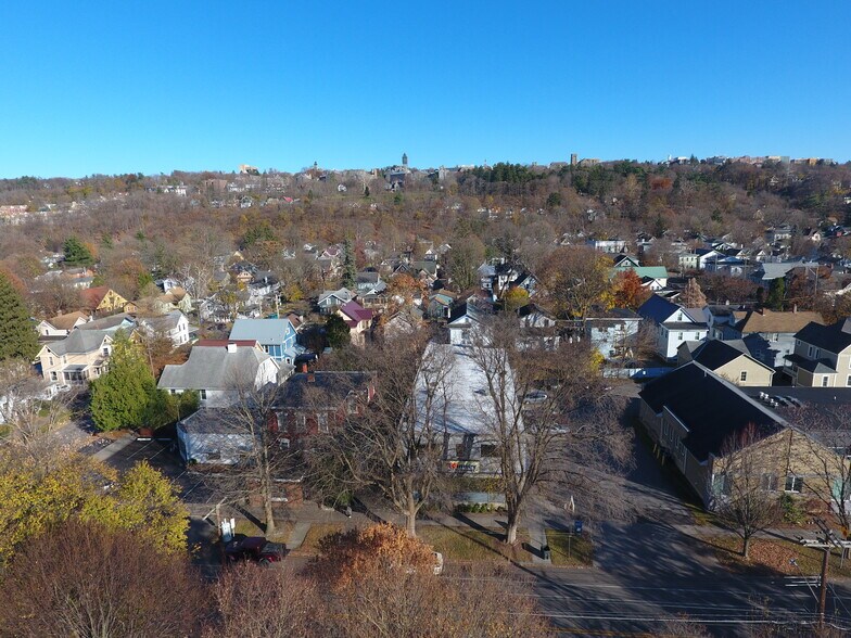 More Photos Of 511-513 N Cayuga St, Ithaca Flex For Sale