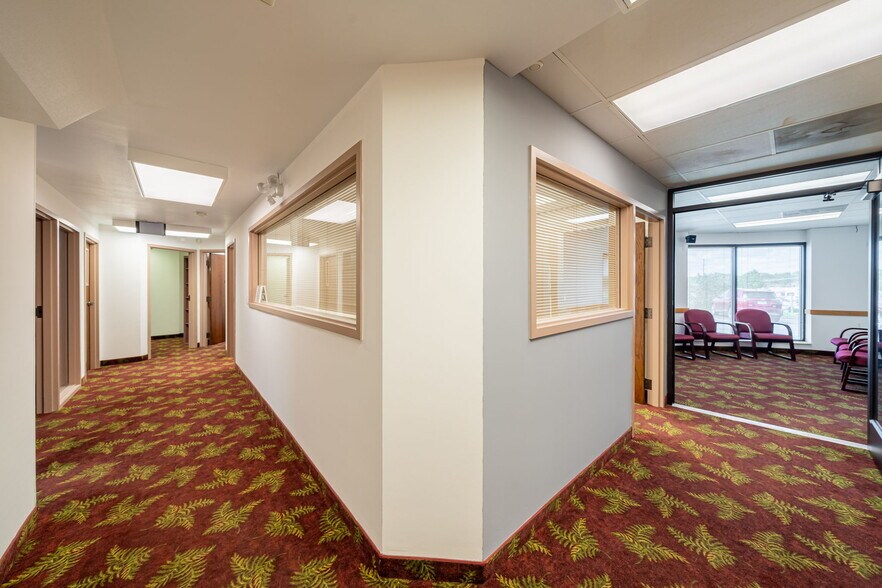 More Photos Of 1080 Caroline Dr, Washington Office For Sale