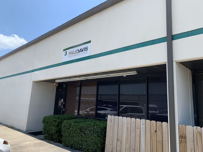 More Photos Of 11800 Industriplex Blvd, Baton Rouge Distribution For Sale