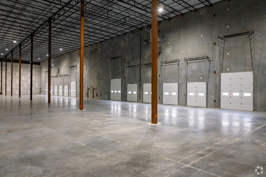 More Photos Of 1863 Lakewood Rd, Toms River Distribution For Lease