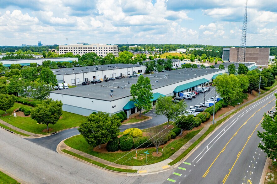 More Photos Of 2201 Brentwood Rd, Raleigh Light Distribution For Lease