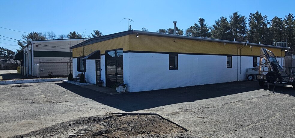 More Photos Of 3095 Cranberry Hwy, East Wareham Freestanding For Sale