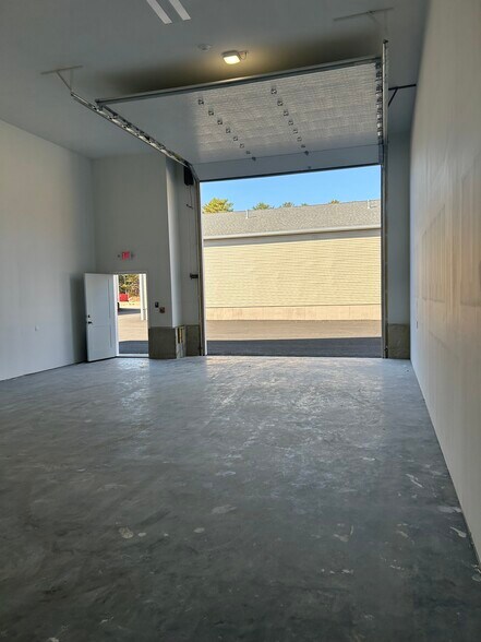 More Photos Of 597 South County Trl, Exeter Flex For Sale