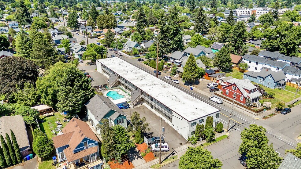 More Photos Of 7606-7720 E Burnside St, Portland Apartments For Sale