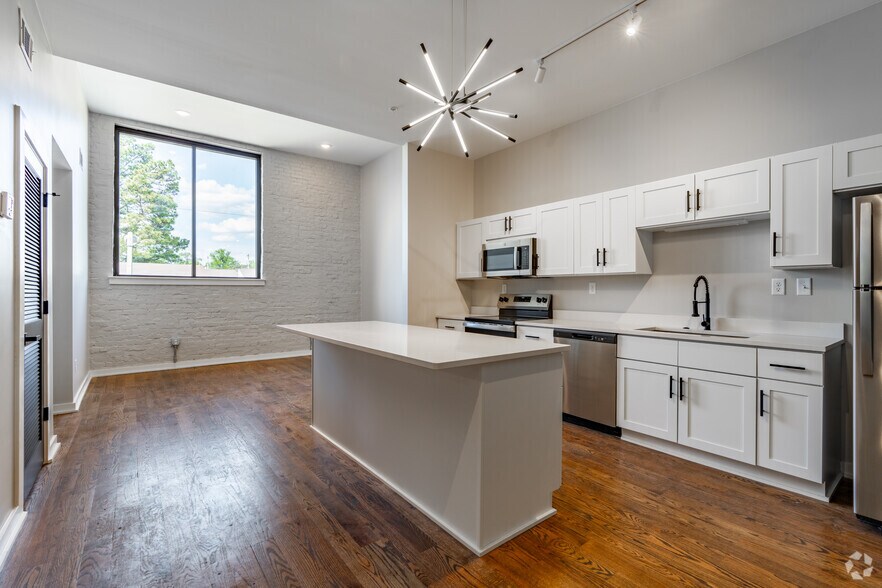 More Photos Of 628 Madison Ave, Memphis Apartments For Lease