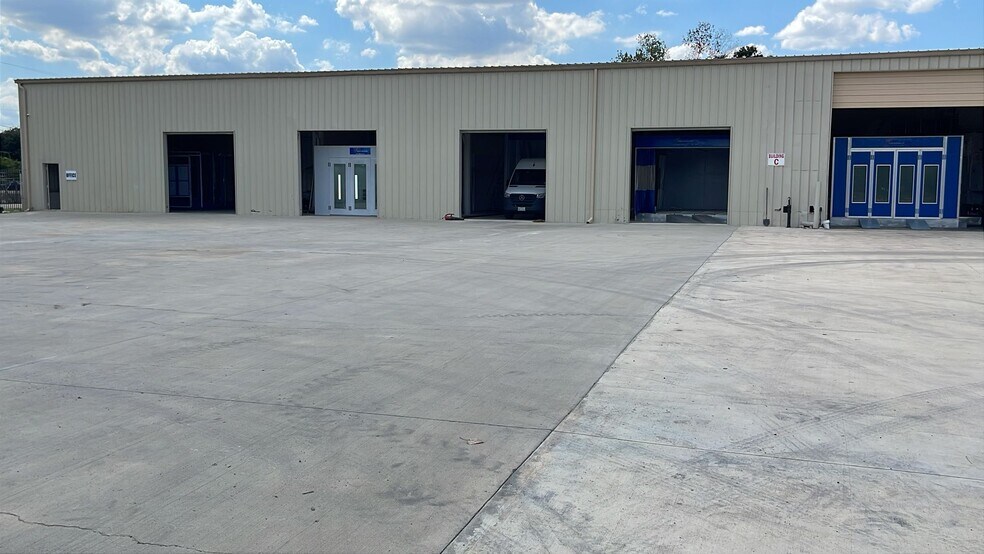 More Photos Of 5148 Lotus St, Houston Warehouse For Lease