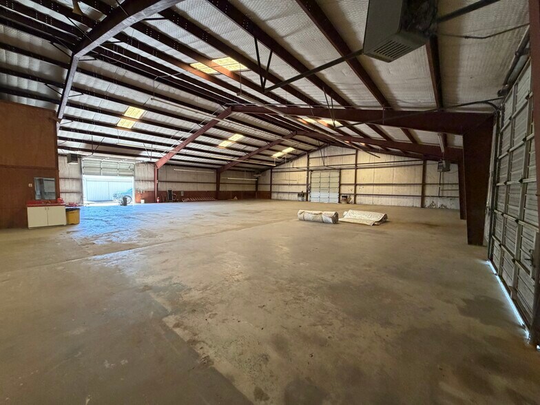 More Photos Of 161 County Road 777, Devine Industrial For Sale