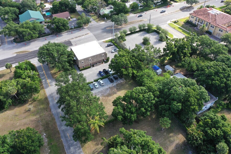 More Photos Of 3885 20th St, Vero Beach Office For Lease
