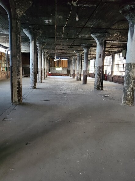 More Photos Of 133 Tonawanda St, Buffalo Warehouse For Sale
