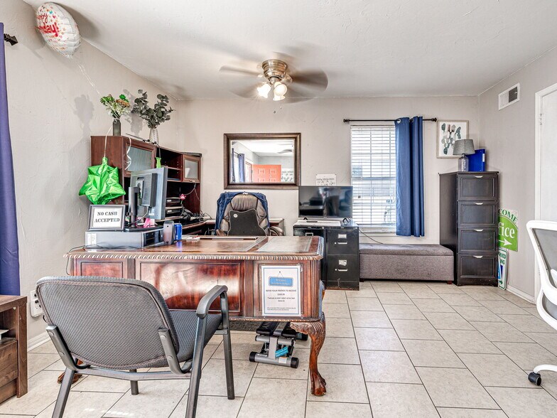 More Photos Of 7404 Lyrewood Ln, Oklahoma City Apartments For Sale