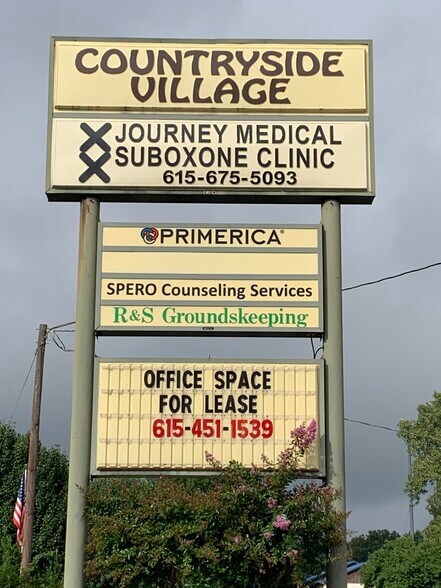 More Photos Of 1404 E Broadway, Gallatin Office For Sale