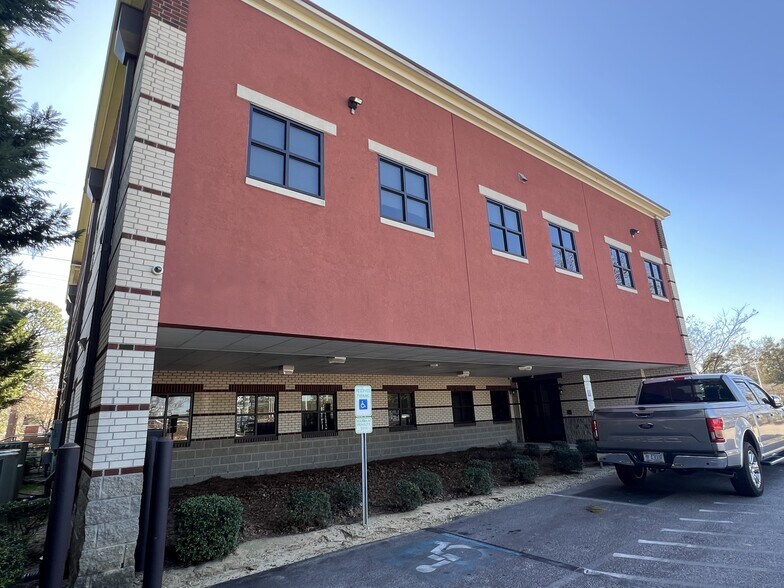 More Photos Of 3410 Village Dr, Fayetteville Office For Sale