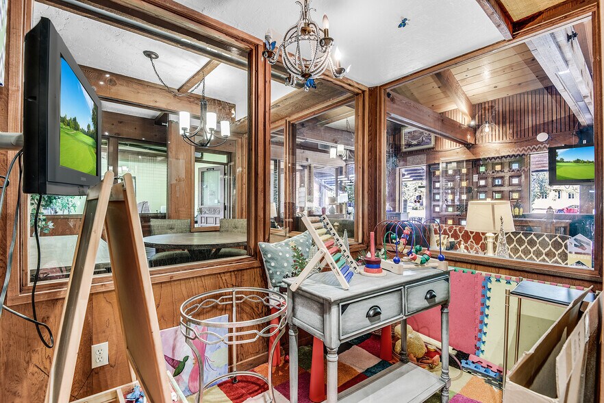 More Photos Of 43213 Mission Blvd, Fremont Office For Sale