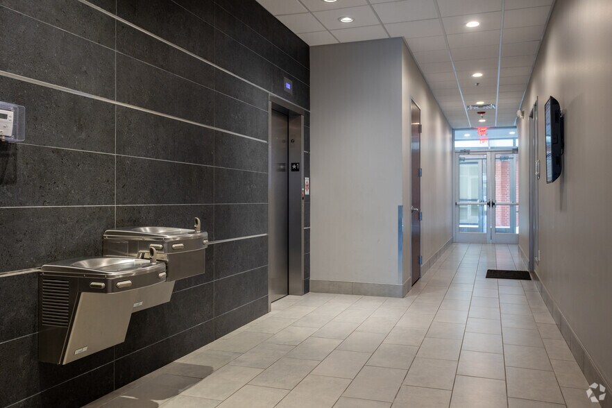 More Photos Of 6705 Heritage Pkwy, Rockwall Medical For Lease