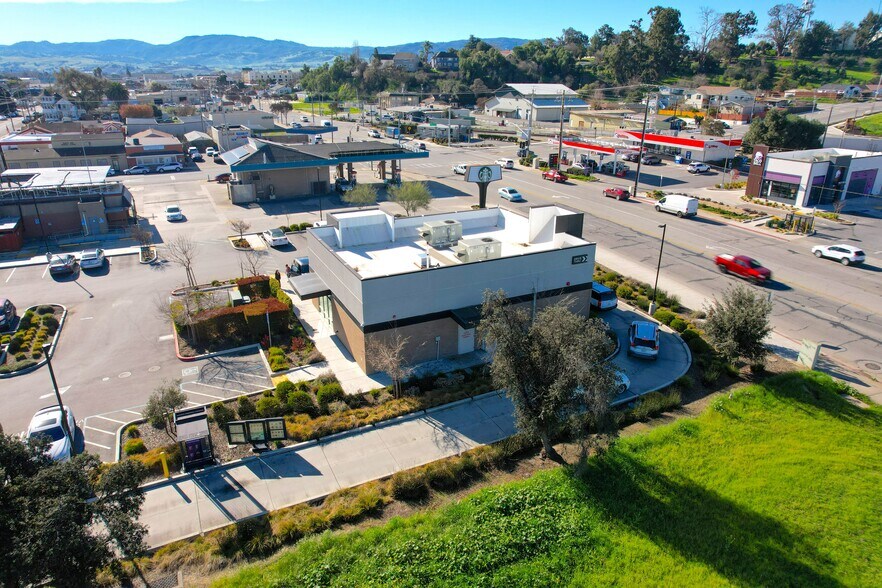 More Photos Of 111 San Felipe Rd, Hollister Restaurant For Sale