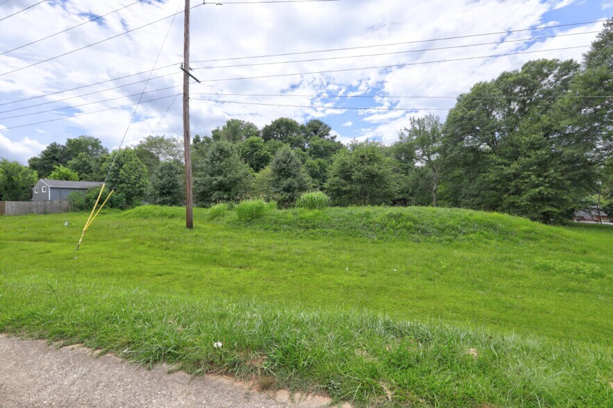 More Photos Of 1801-1803 Waldrep Cir, Marietta Land For Lease