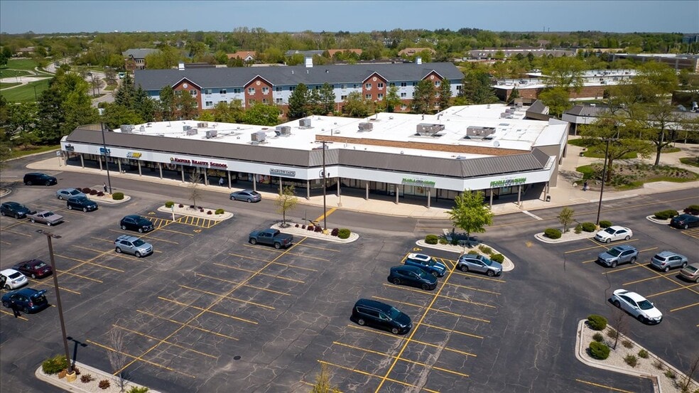 More Photos Of 220-290 Hawthorn Rd, Vernon Hills Unknown For Lease