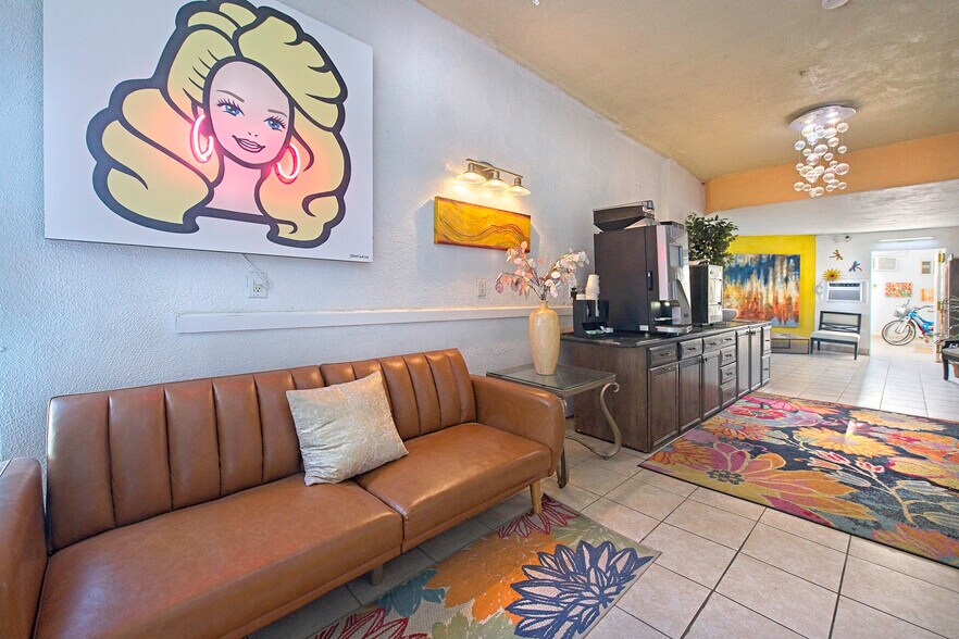 More Photos Of 2525 N Palm Canyon Dr, Palm Springs Hotel For Sale