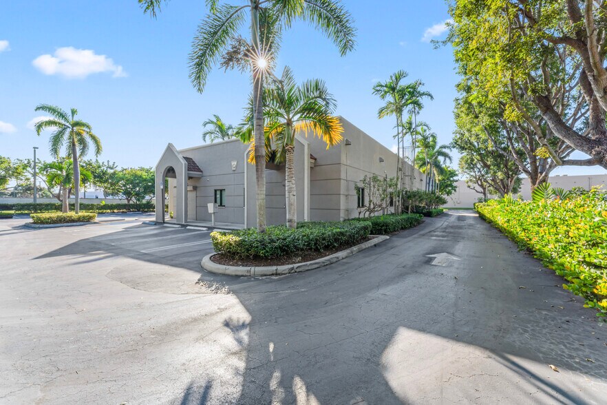 More Photos Of 13250 SW 135th Ave, Miami Loft Creative Space For Sale